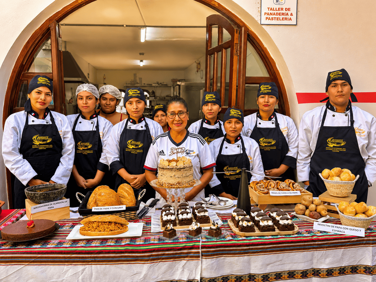 Taller de Panadería y Pastelería con creaciones de estudiantes