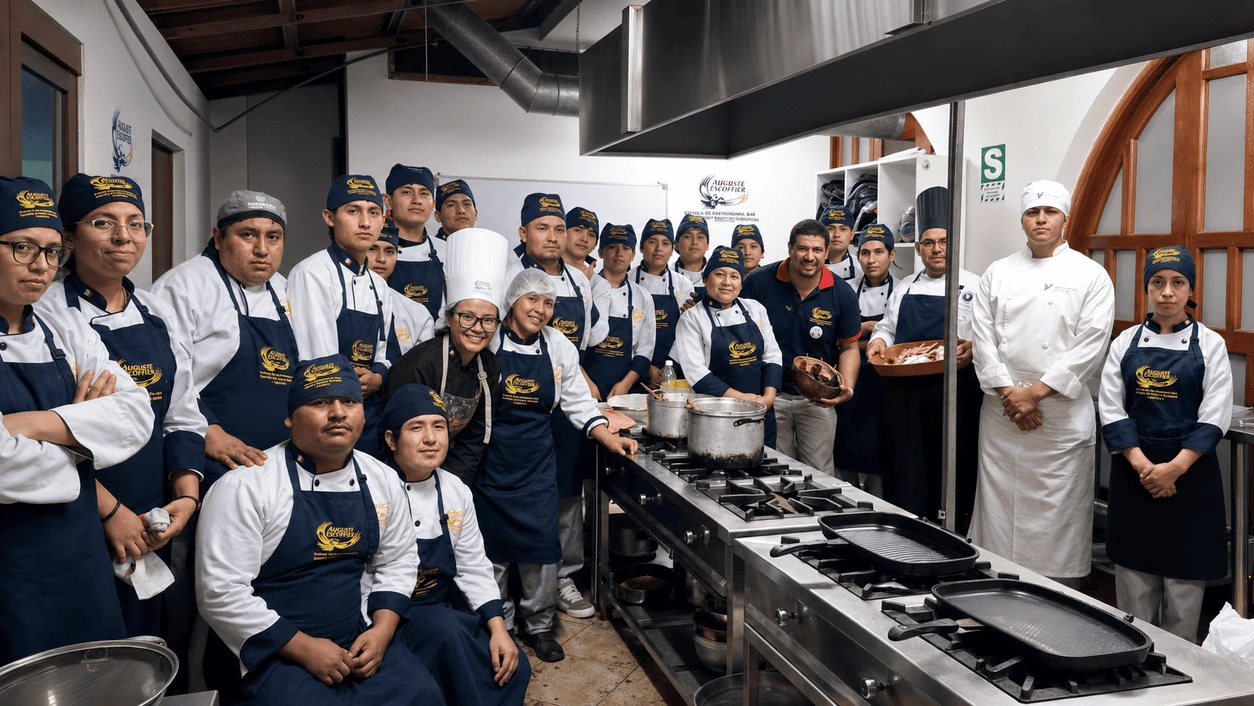 August Escoffier - Equipo en Cocina